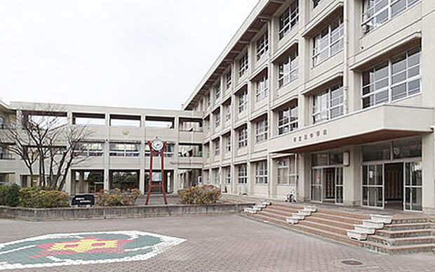 市立北中学校（約1,000m）