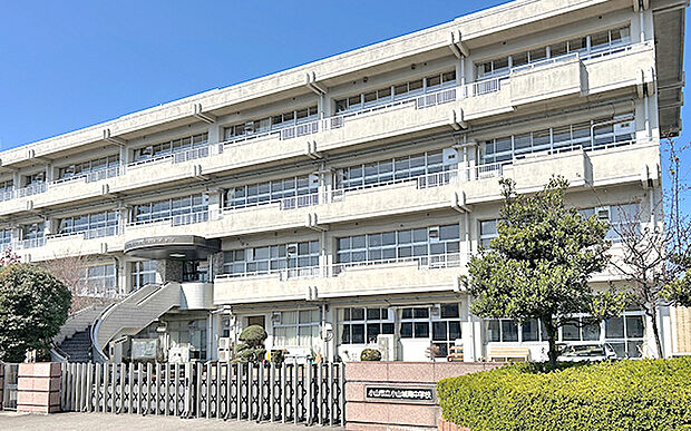 小山市立小山城南中学校(約1,300m)