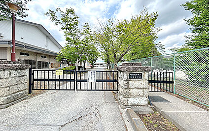 那須塩原市立三島中学校 810m