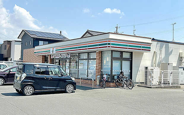 セブンイレブン 豊川三蔵子町店(約550m)