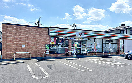セブンイレブン足利山川町店 450m