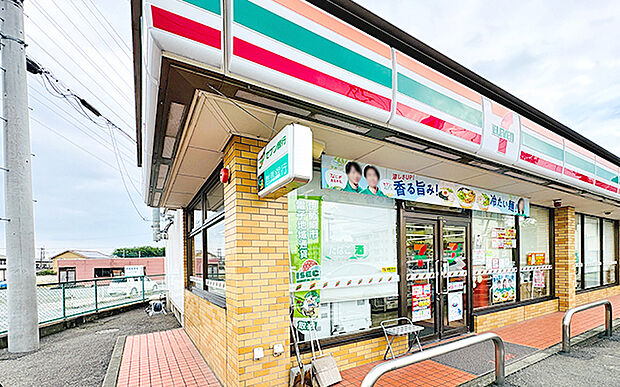 セブン-イレブン 伊勢崎新栄町店(約350m)