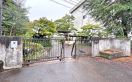 市立八木山中学校 1410m