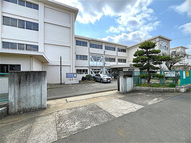 千葉市立星久喜小学校(約500m)