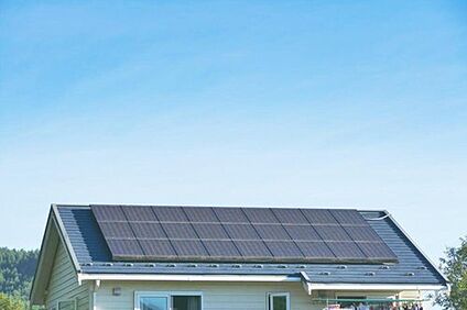 【太陽光発電を設置して光熱費を削減】