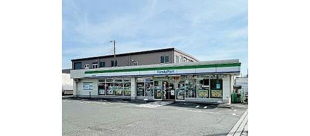 ファミリーマート綾瀬寺尾本町店(約400m)
