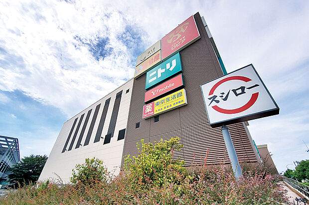 クイズゲート浦和(ロピア/ニトリ/西松屋他)（現地より徒歩1