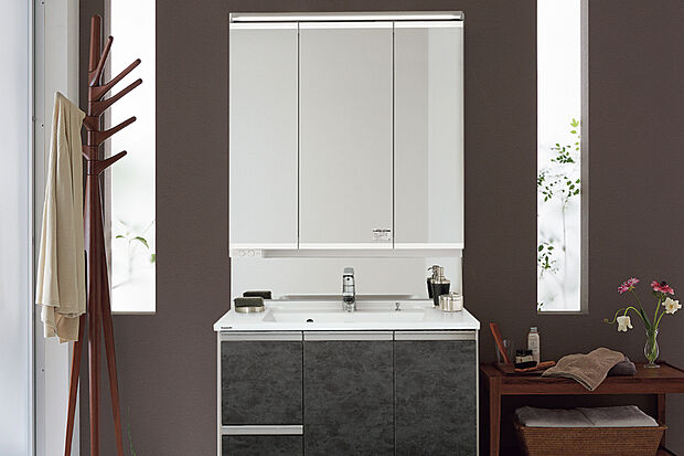 【【洗面化粧台/Panasonic「シーライン」】】拭き取りやすい水はねパネルを付けたサニタリー。機能性とデザイン性を兼ね備えた洗面化粧台です。