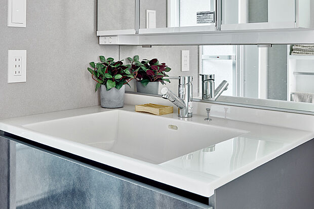 【【プレミアムドレッサー/ポラスオリジナル】】高級感があり、機能性とデザイン性を兼ね備えた洗面化粧台です。