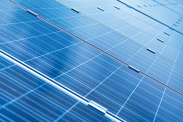 【【太陽光発電システム】】太陽の光で発電できる太陽光発電システムを搭載。発電した電気を自宅で活用すれば、年々上昇傾向の光熱費が削減できます。※画像はイメージです。