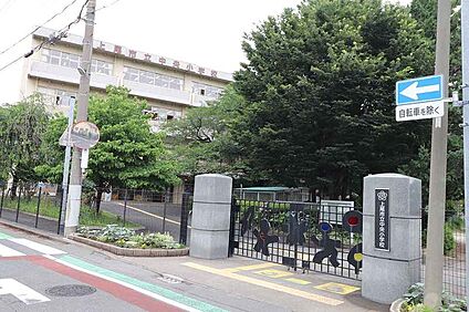 中央小学校/徒歩10分 約760m