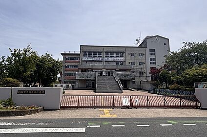 桜井南小学校/徒歩10分 約780m