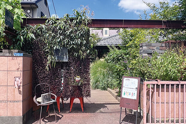 CAFE and GALLERY ANTIGUA（現地より徒
