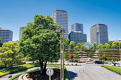 川口西公園(リリアパーク)（現地より徒歩14分） 約1100m