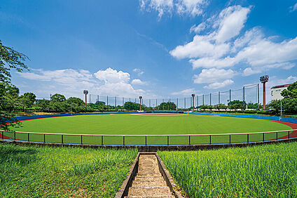 松戸運動公園（現地より徒歩27分） 約2110m