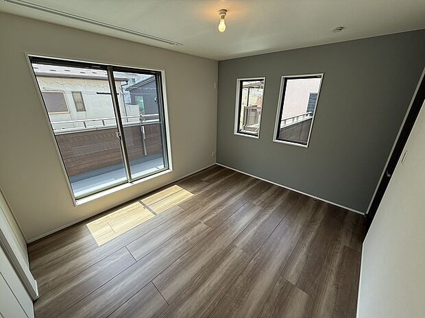 【居室】すべての居室にアクセントクロスを採用！