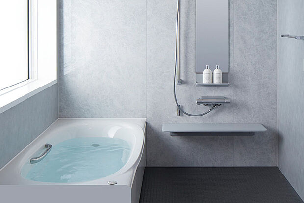 【【バスルーム/リクシルAX】】あたたかさが続く人造大理石を採用したバスルーム。保温構造の浴槽や、シルクミストのシャワーで快適なバスタイムを過ごせます。お手入れもラクラクでいつでもキレイを保てます。