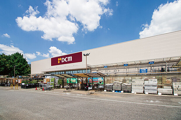 DCM蓮田店（現地より徒歩7分）