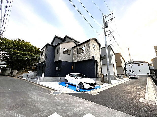 外観　敷地面積35坪～！駐車スペース2台あり！主寝室可変型プラン採用！！