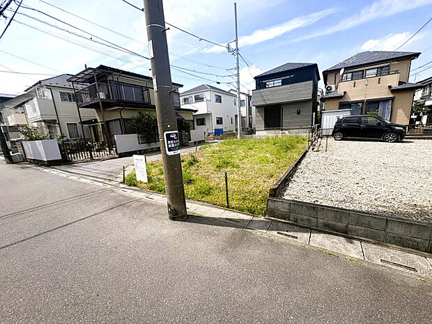 外観　敷地面積28坪！角地！主寝室可変型プラン採用！！
