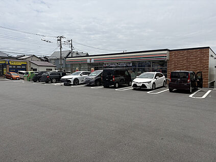 セブンイレブン　茅ヶ崎萩園中央店 240m