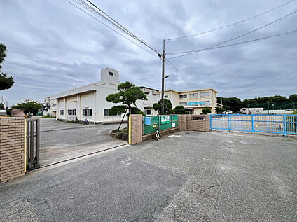 浜須賀小学校 385m