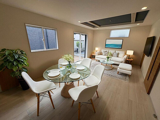 【リビング】ゆったりリビング！シャッター、折上天井と設備も充実です♪　※家具等はCGで加工しており、イメージとなります。家具付き販売ではございません。