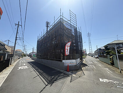 【外観写真】落ち着いた印象の外観デザインを採用。「3（4）L