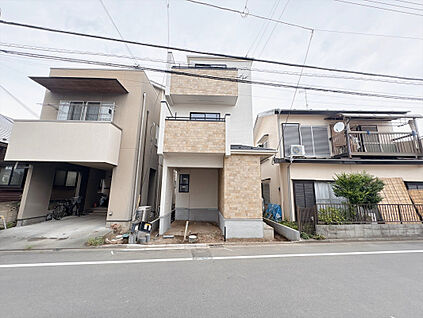 【外観写真】小・中学校徒歩10分圏内の好立地。身近に教育施設