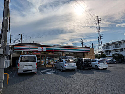 セブンイレブン桶川泉1丁目店 131m
