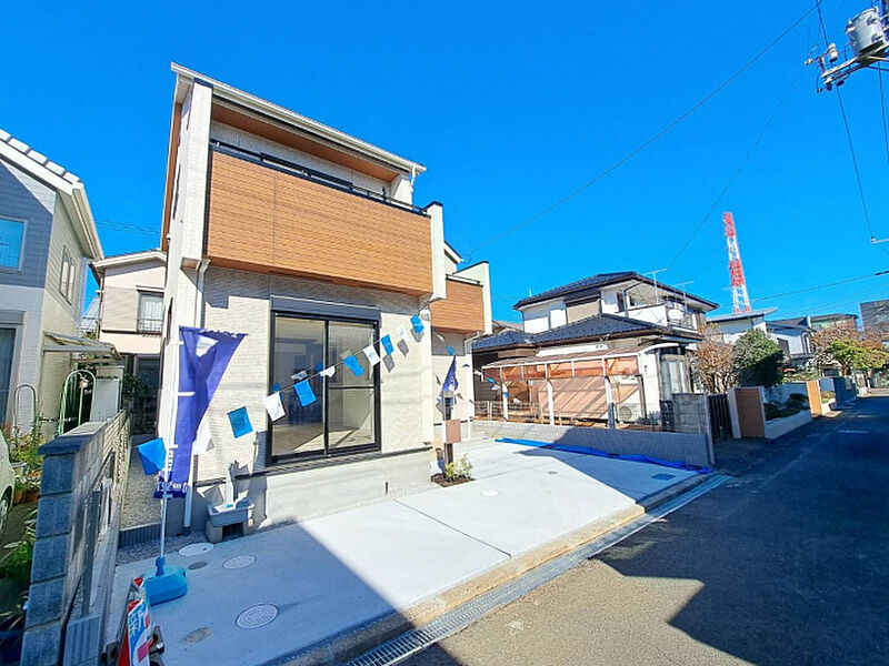 ◇外観写真　緑に囲まれた閑静な住宅街で、ゆとりのある立地潤いある快適生活を愉しむ洗練された住まいを提供します。