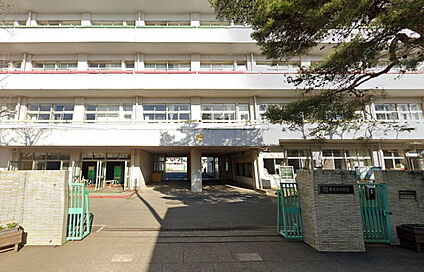 藤沢北小学校 471m