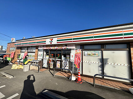 セブンイレブン川口石神店 522m