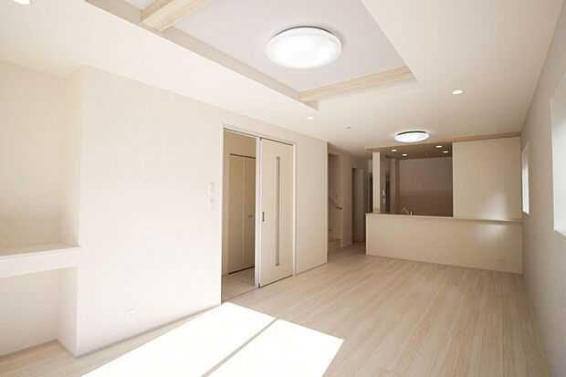 （4）号棟リビング　