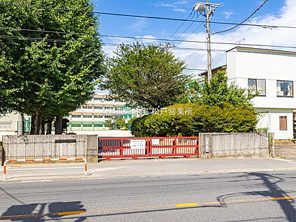 鎌ケ谷市立第二中学校 1725m