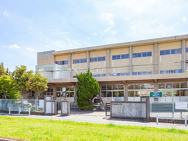 松戸市立小金北小学校（徒歩7分）（約551m）