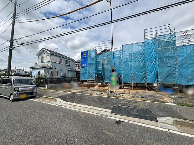 【【現地写真　左から1号棟、2号棟】（2026.8.31撮影）】3台駐車可能です※車種によります