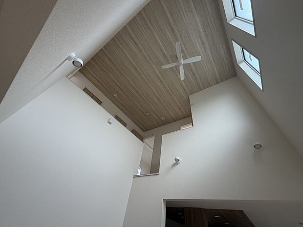【【リビング吹抜】（2026.10.3撮影）】リビング階段設置工事いたします。