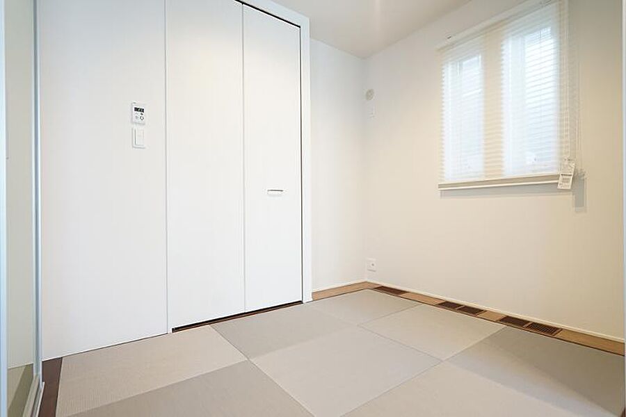No.118A-3_和室（撮影_2023年7月）LDKに隣接した約4.5帖の和室。ゲストルームとしてのご利用やお子様のお昼寝にも最適です。