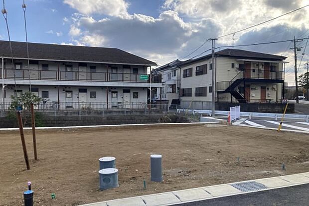 No.8_土地（撮影_2026年2月）南側からの日当たりが良好で、南側にお庭の計画も可能です。