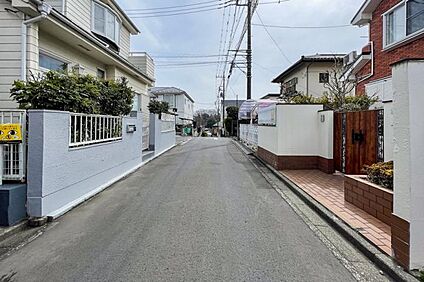 No.3_前面道路1（撮影_2026年3月）