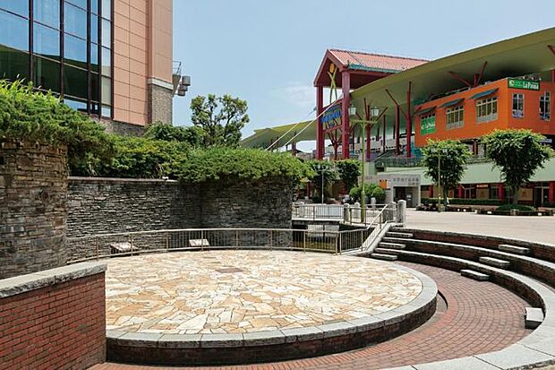 海老名中央公園(約500m・徒歩7分)