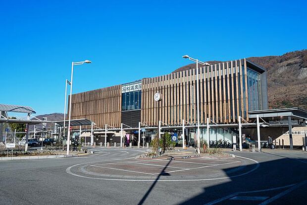 JR中央本線「石和温泉」駅（約940m・徒歩12分）