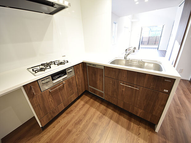 施工例　革新的なデザインと優れた機能性は毎日欠かせないキッチンワークに歓びをプラス