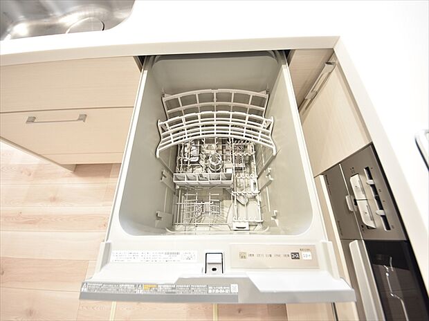 施工例 青空を背景に陽光のスポットライトを浴び、オーナー様だけの特別な空間を演出