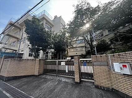 天神小学校 約640m(徒歩8分)
