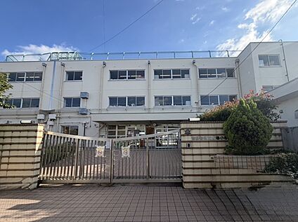 弦巻小学校 約880ｍ(徒歩11分)