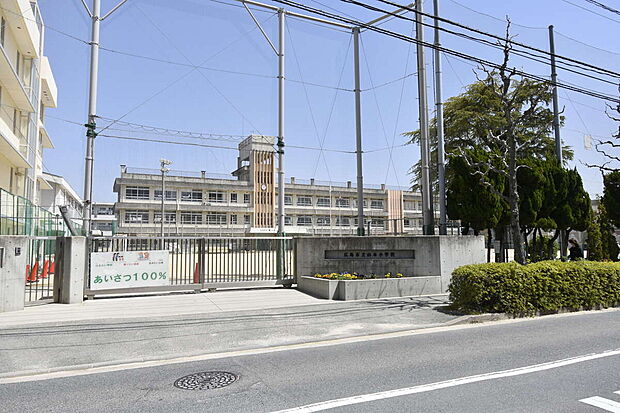 広島市立山本小学校（約1,600m）