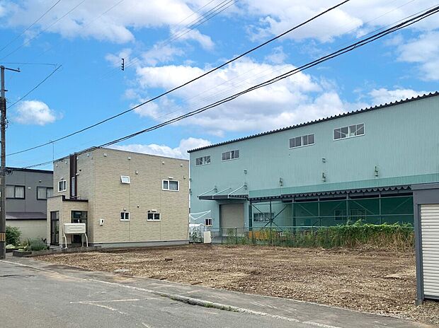 【現地写真】
現在更地のため、スムーズな建築計画が可能。理想の住まいを自由に設計できますね。
（2025年7月撮影）