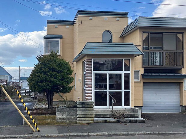 【現地写真】
第一種低層住居専用地域の静かな住環境が魅力。ゆったりとした新生活をお過ごしいただけます。
（2025年12月撮影）